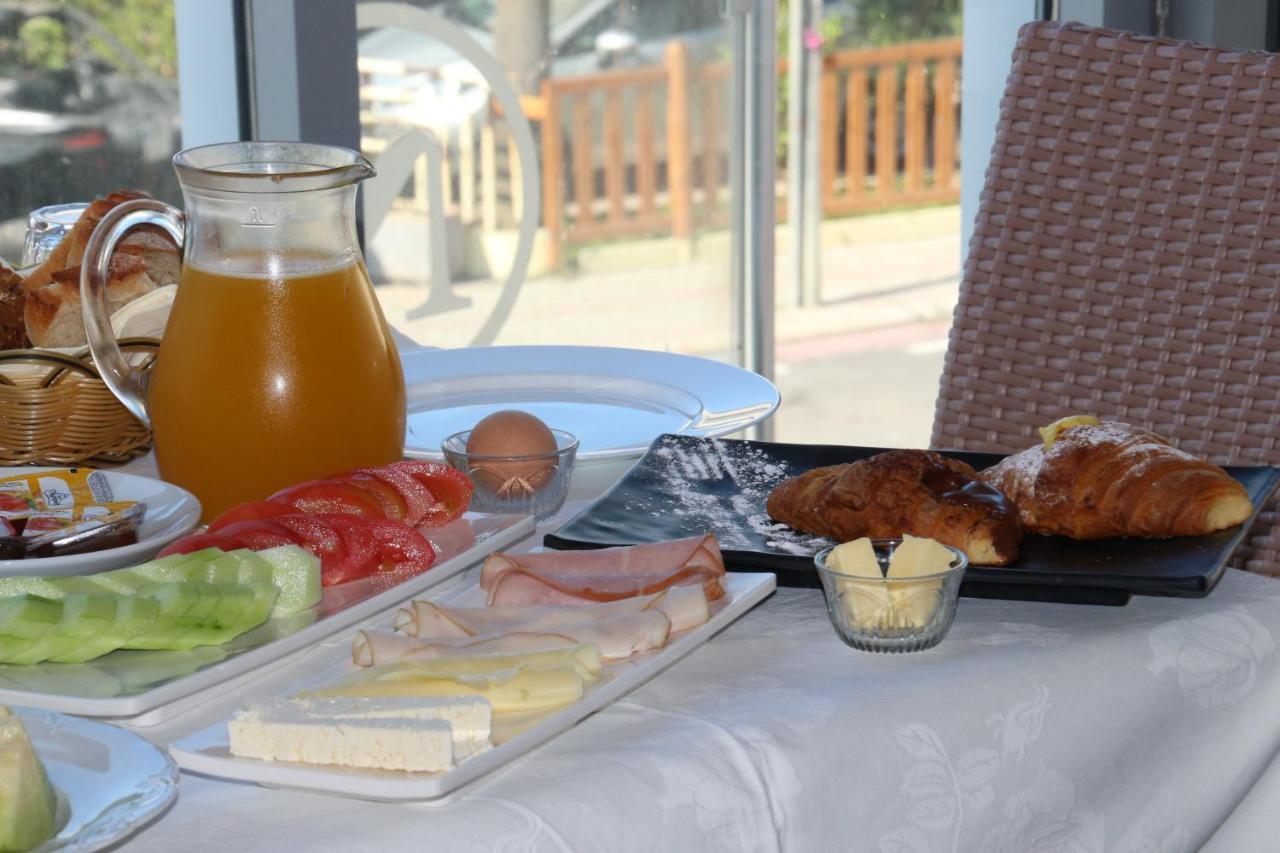 Hotel Nais Beach Durres Exterior photo