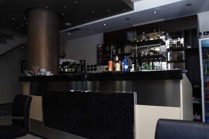Hotel Nais Beach Durres Exterior photo