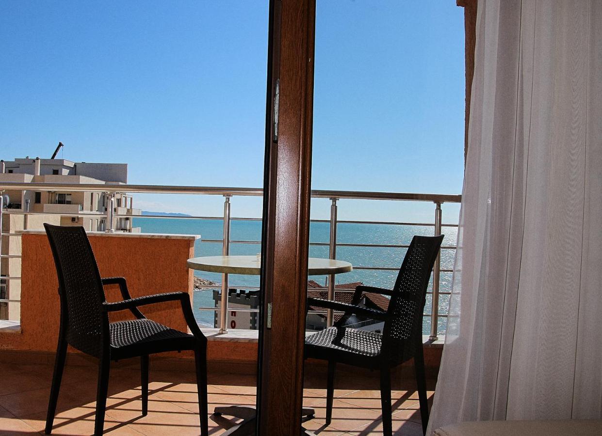 Hotel Nais Beach Durres Exterior photo